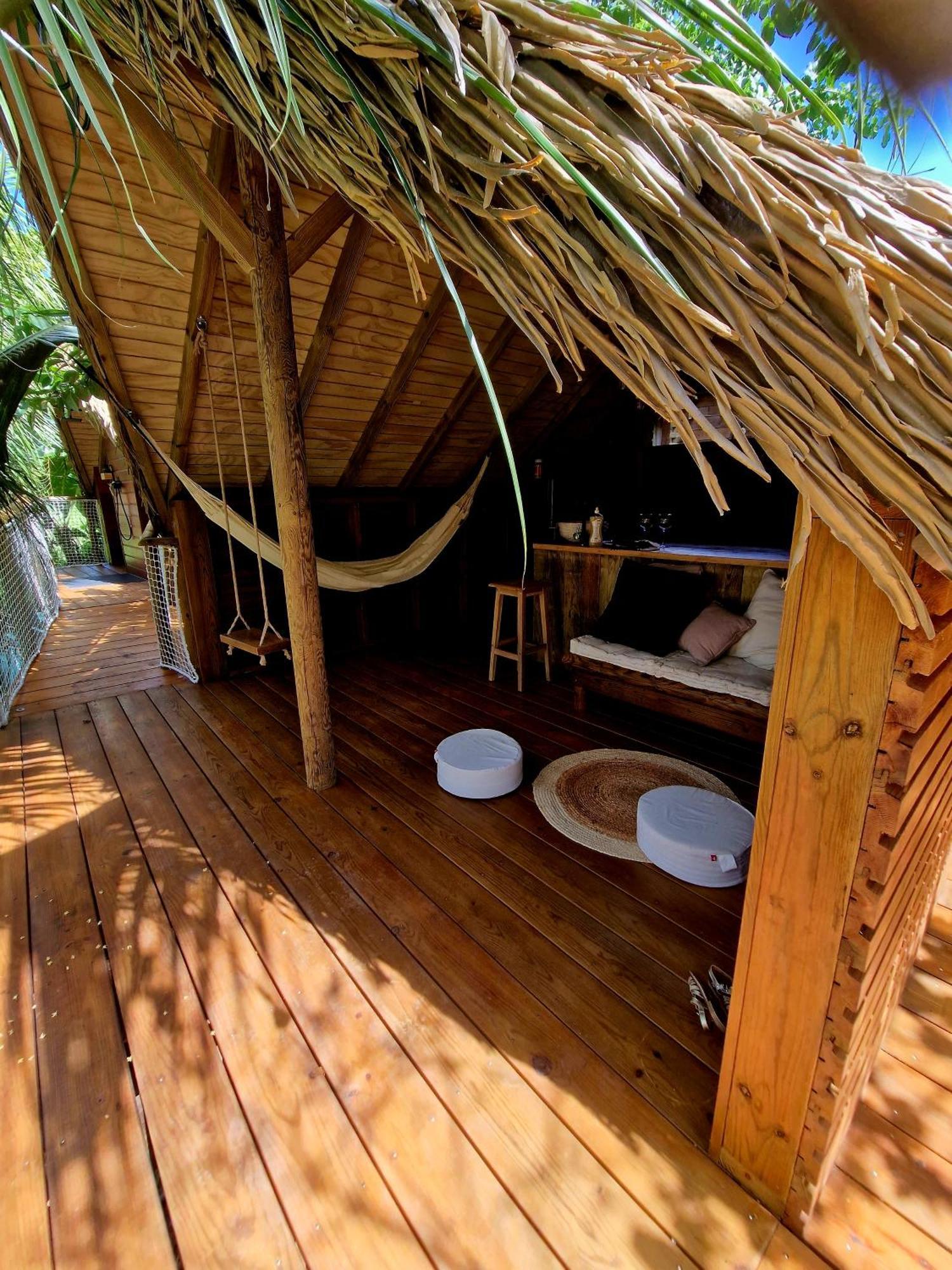 Pura Vida Lodge Cabane Perchee Sainte-Rose Exterior foto